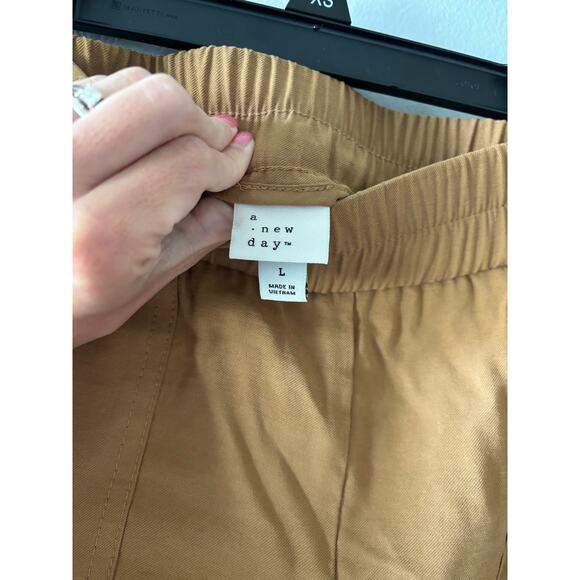 A New Day Womens Cargo Ankle Pants Size Large Tan High Rise Pull On Casual - Picture 2 of 9